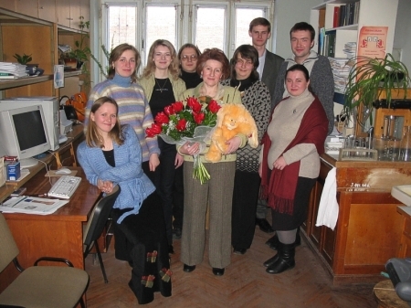 8 березня 2005 р. Помаранчеве і пухнасте в руках - це зайчик.